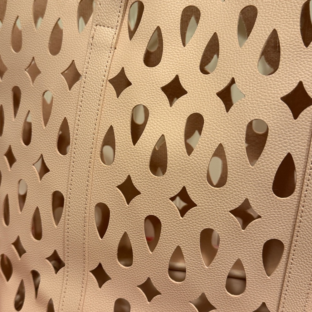 NWOT darling, blush, pink perforated tote bag - Picture 3 of 4